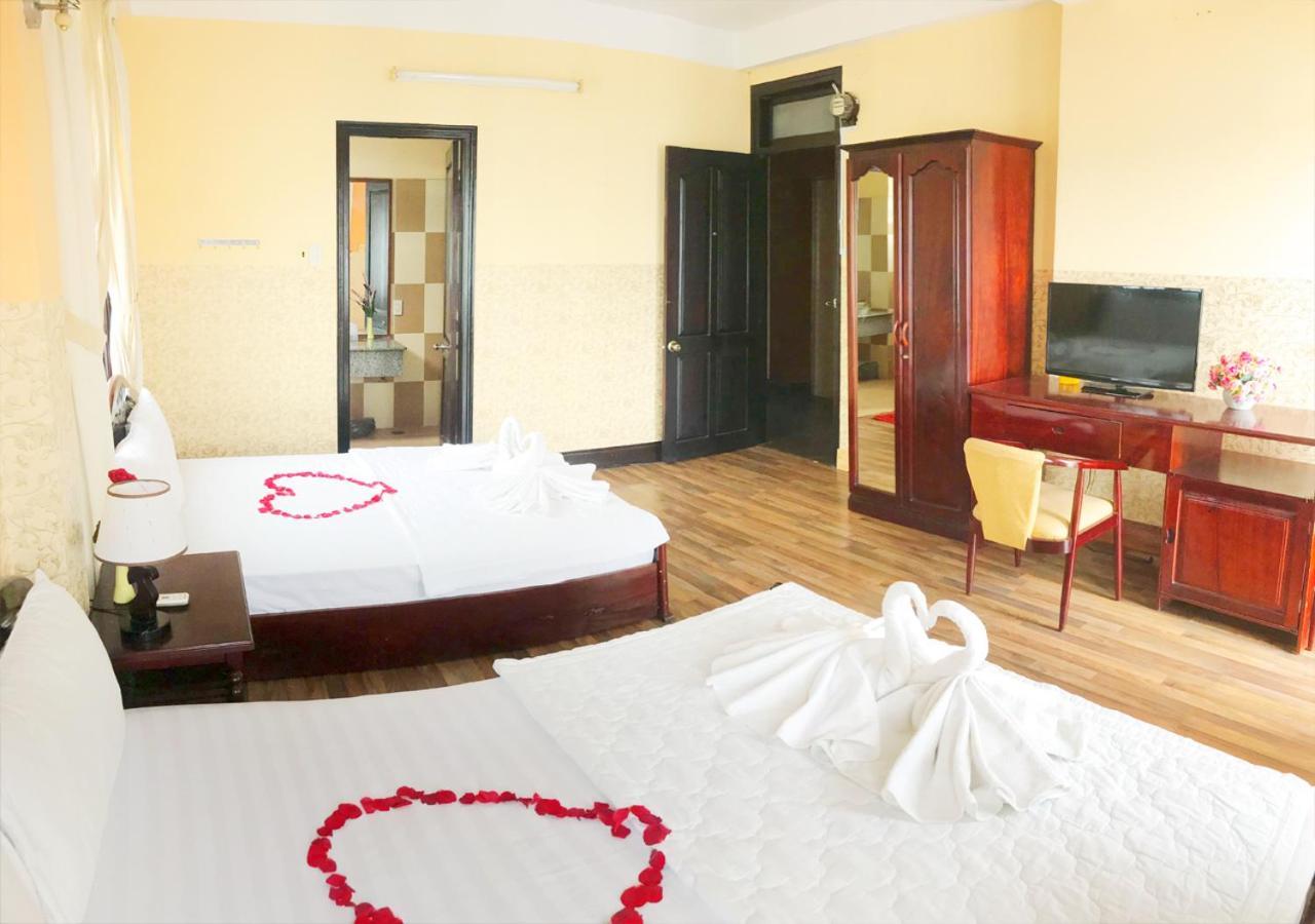 Ponys Hotel Nha Trang Kültér fotó