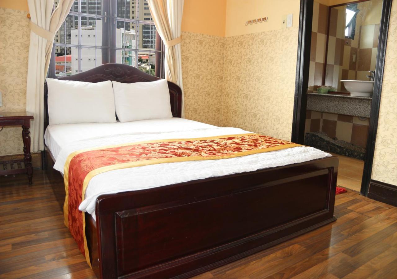 Ponys Hotel Nha Trang Kültér fotó