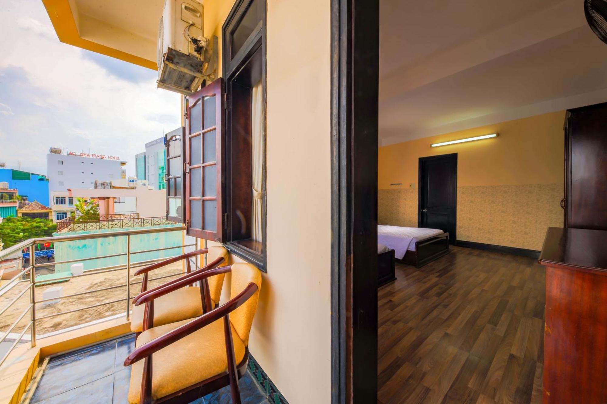 Ponys Hotel Nha Trang Kültér fotó