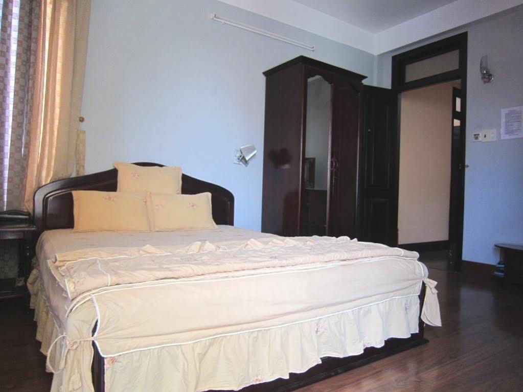 Ponys Hotel Nha Trang Kültér fotó