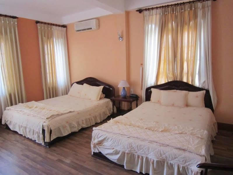 Ponys Hotel Nha Trang Kültér fotó