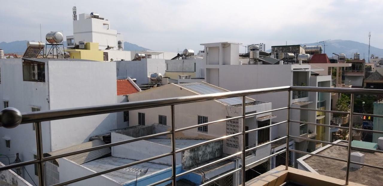Ponys Hotel Nha Trang Kültér fotó