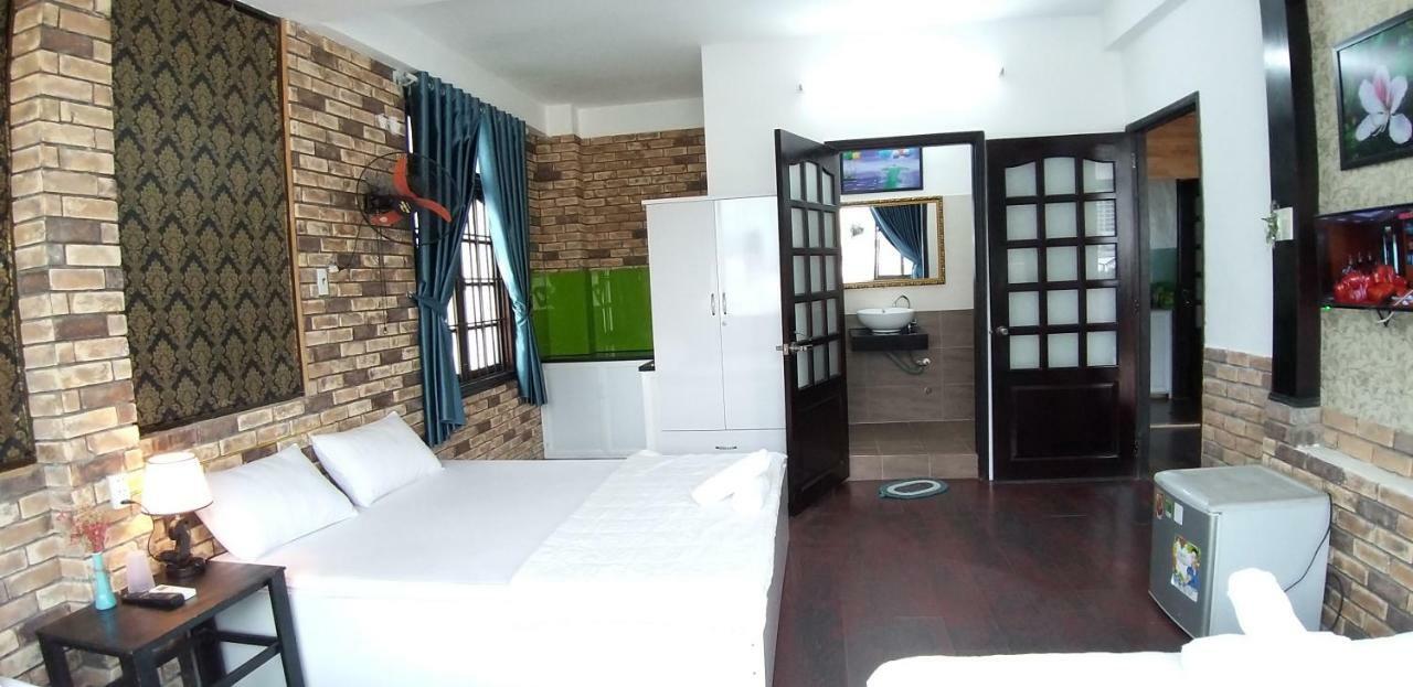 Ponys Hotel Nha Trang Kültér fotó